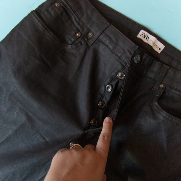 Zara Dreed Flare Raw Hem Cropped Faux Leather Waxed Denim Jeans Size US 14 - Picture 4 of 10